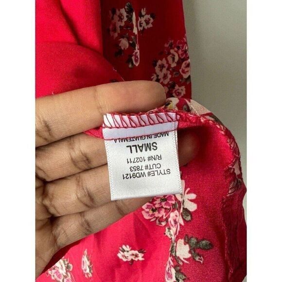 Gibson NWT Women Red Pretty Floral Long Sleeve Flare Button Blouse Top - Picture 7 of 10
